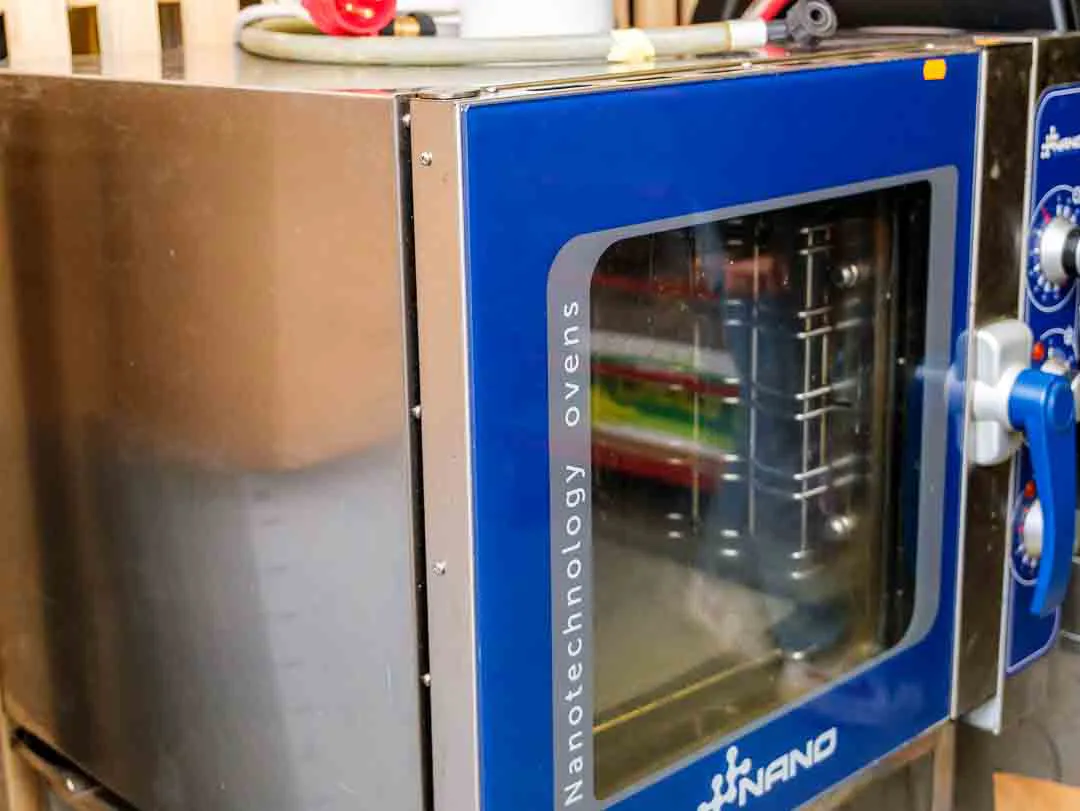 NANO Gastro-Heißluftofen mit Beschwadung, UNOX.Pure-Filter & Untergestell – Bild 5