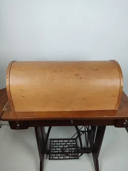 Antike Nähmaschine von 