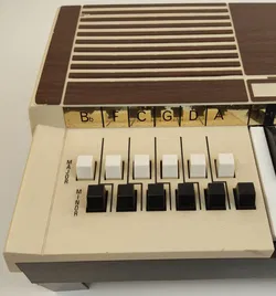Elektrische Vintage-Orgel der Marke BONTEMPI - Modell B8 - Bild 4