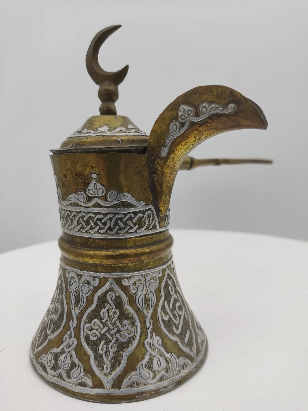 Islamische Messing Dallah Kaffekanne mit arabischer Kalligraphie | Orientalischer Schatz – Bild 1