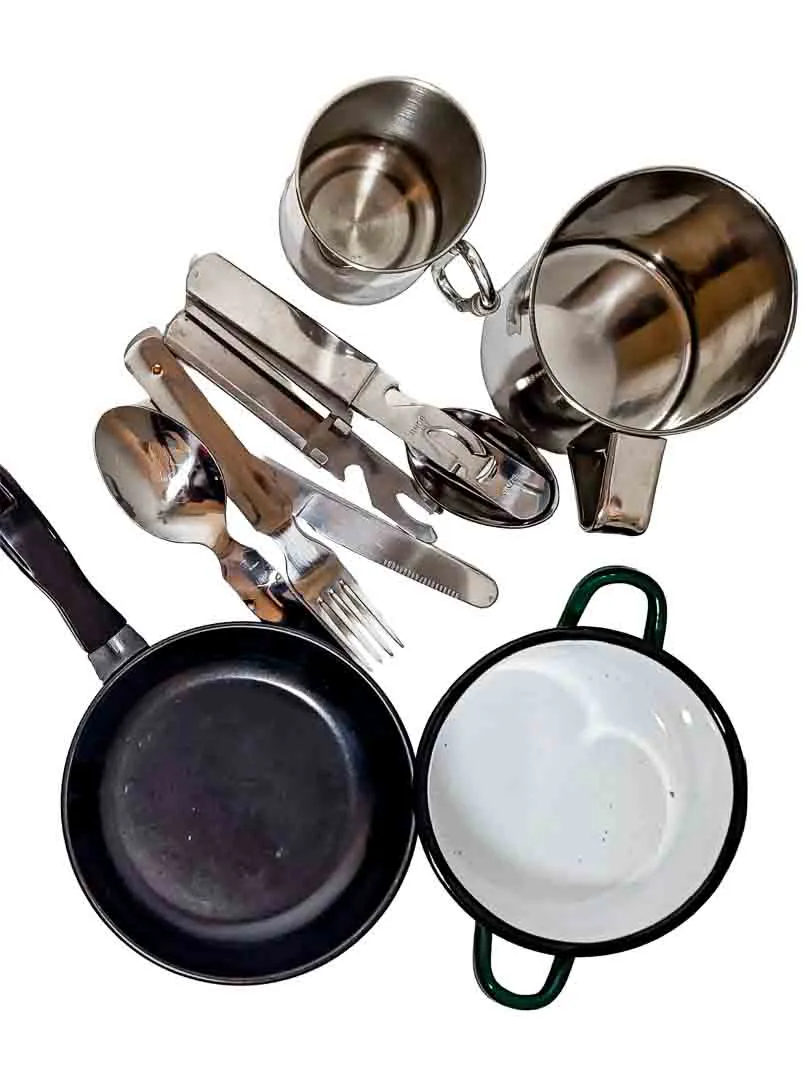 Outdoor-Set für Abenteurer: Emaille-Topf, Pfanne & Camping-Besteck für 2 Personen – Bild 1