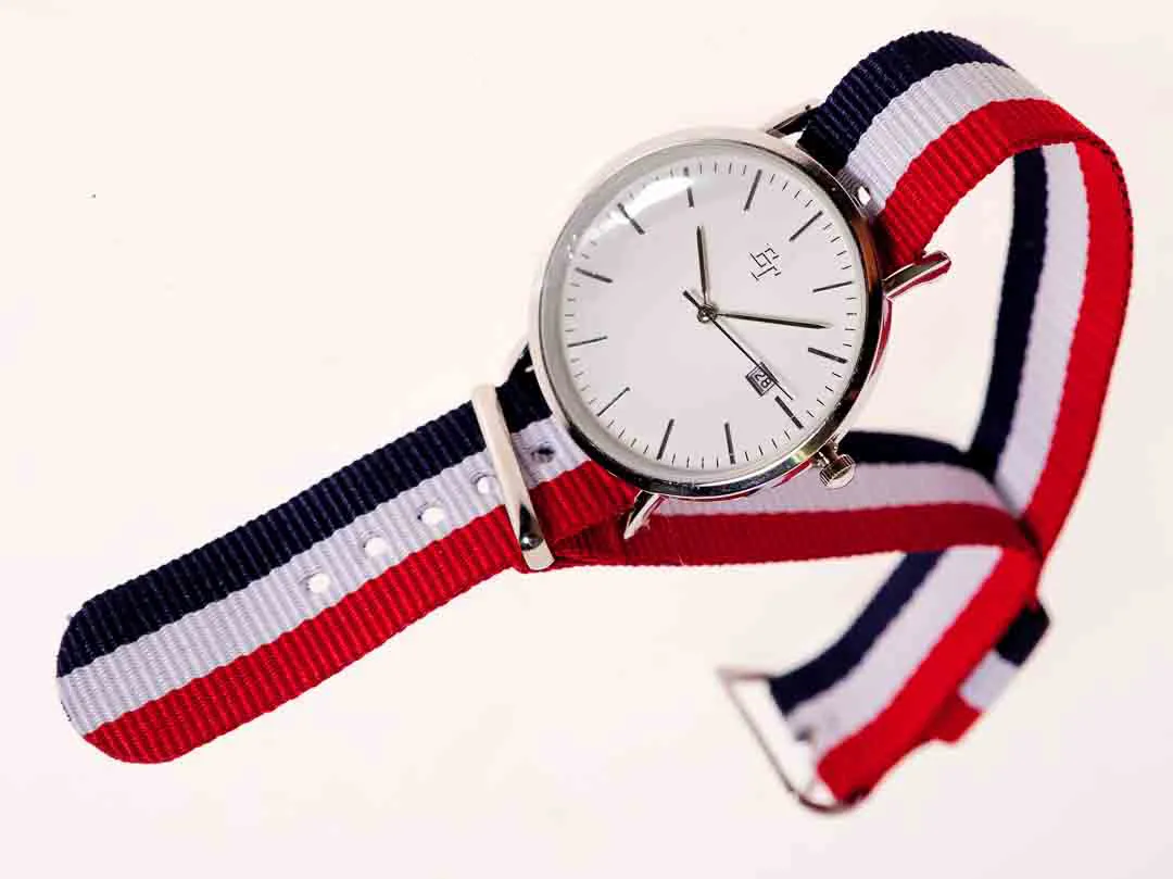 ET Quarz Armbanduhr, weißes Zifferblatt, Datum mit 3 Bänder – Bild 4