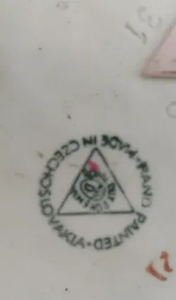 Porzellanfigur Mann im Rokoko-Stil – Handbemalt, Made in Czechoslovakia – H. ca. 23,5 cm - Bild 4