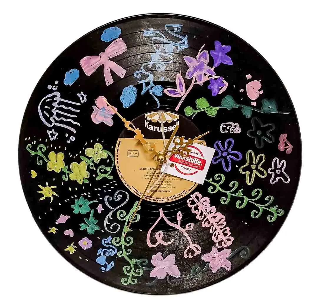 Zeitsprung, Schallplatten-Wanduhr Bert Kaempfert Karussell Vinyl Retro Blumenmotiv 30,5 cm – Bild 1
