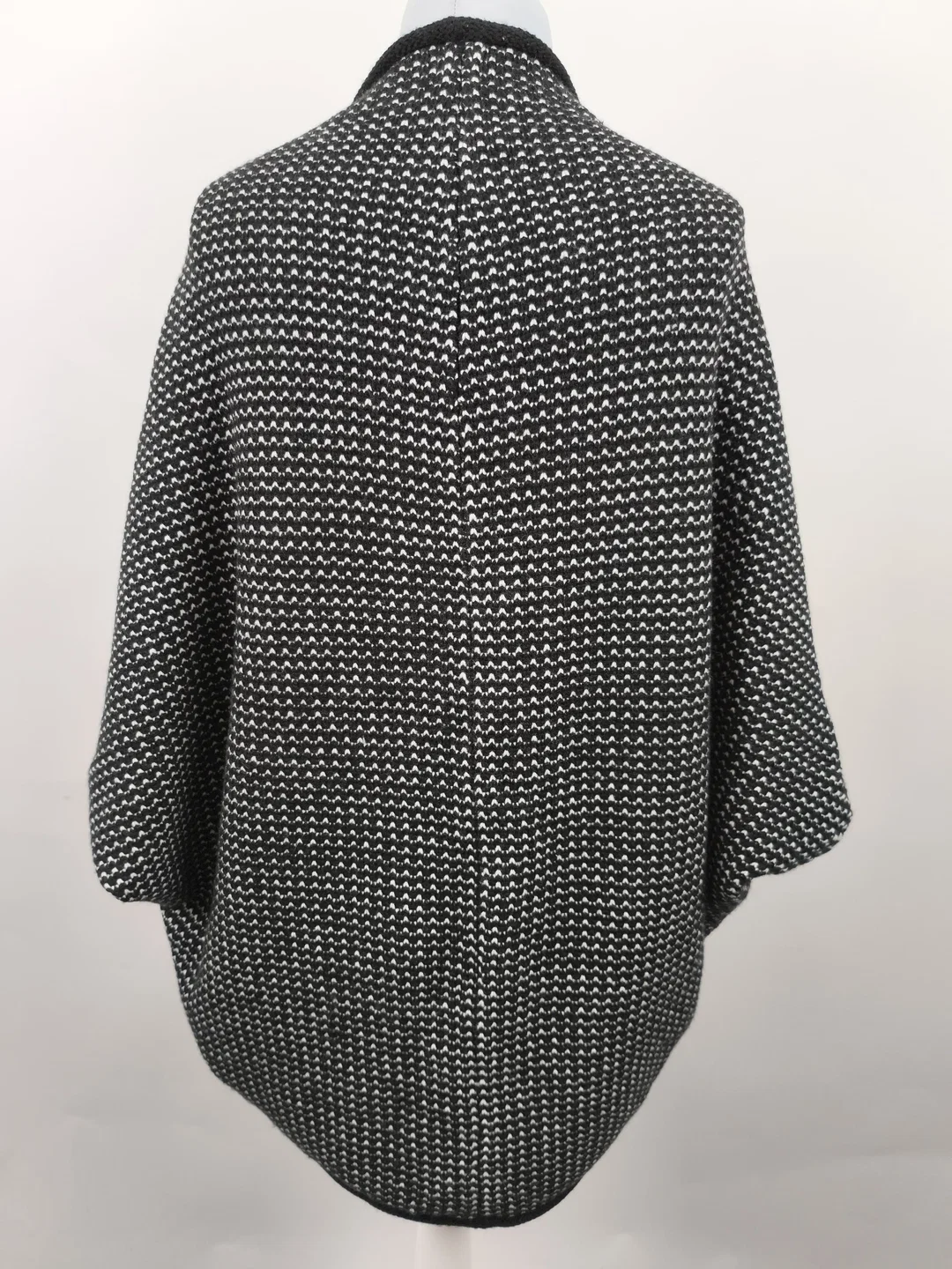 Opus, Poncho – Bild 4