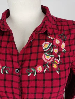 Bluse "here & there" langarm mit Kragen, rot/schwarz kariert mit Stickerei, Größe 158/164 – Vorschau 2
