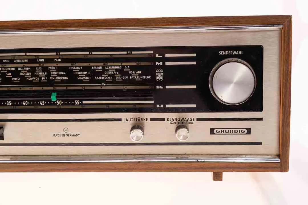 Grundig RadioType RF 150 - Made in Germany - 70er Jahre - Holzgehäuse – Bild 4