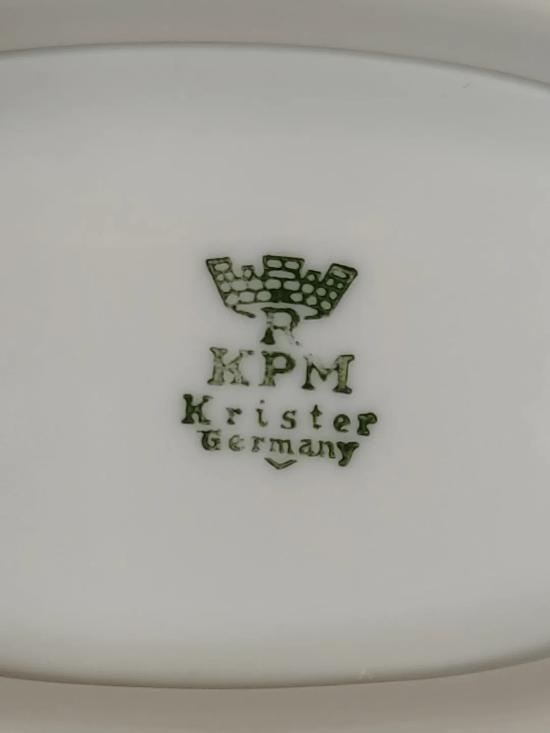 Porzellan-Sauciere KPM Krister mit Goldrand | Vintage-Schatz – Bild 11