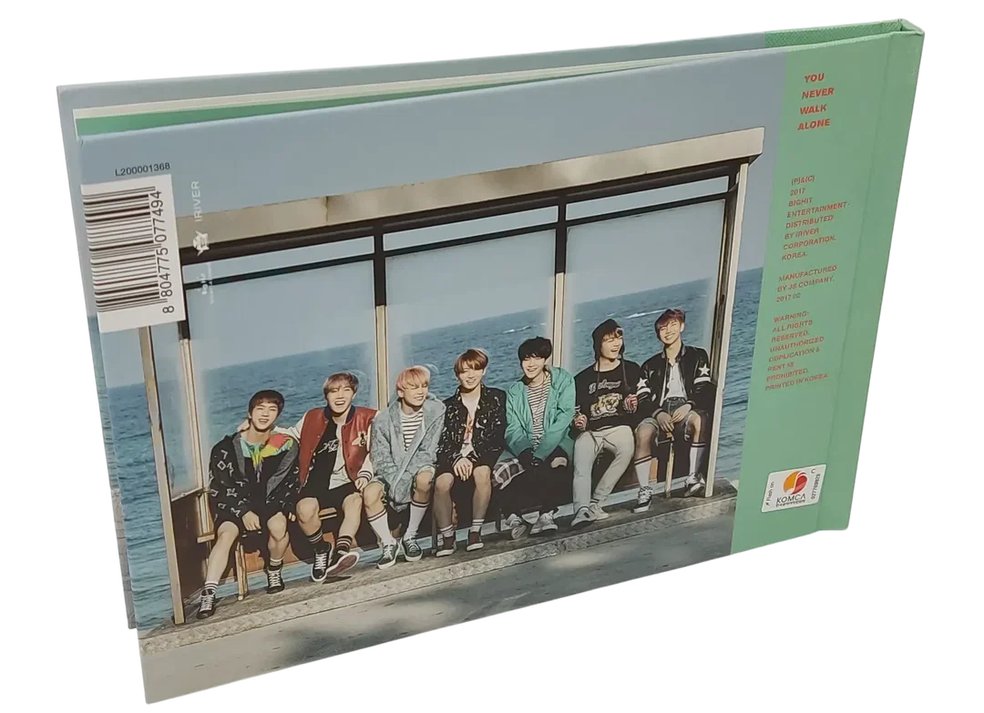 K-Pop - BTS - You never walk alone - Fotobuch mit CD – Bild 2