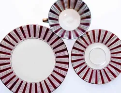 ZEH SCHERZER BAVARIA GERMANY 3-teiliges Porzellanset mit 2 Tellern und 1 Tasse in rot-weiß-gold - Bild 4