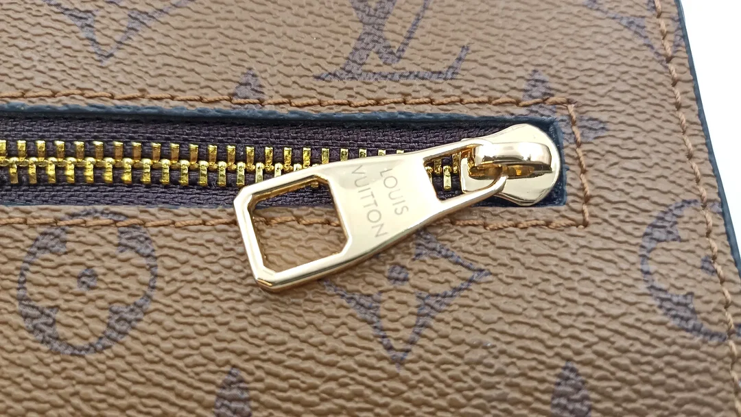 Luis Vuitton Metis Monogram Reverse Pochettee Umhängetasche braun  – Bild 17
