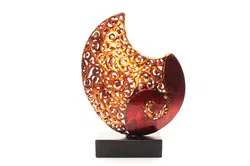 Dekorative Skulptur auf Sockel – Ornament Spirale in Gold-Rot, 19 cm - Bild 2
