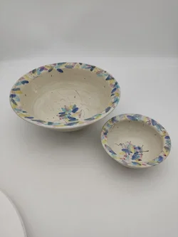 Handgefertigte und handbemalte Keramikschalen 2er Set, neuwertig und unbenutzt, D groß 27,5 cm, D klein 15 cm  - Bild 1