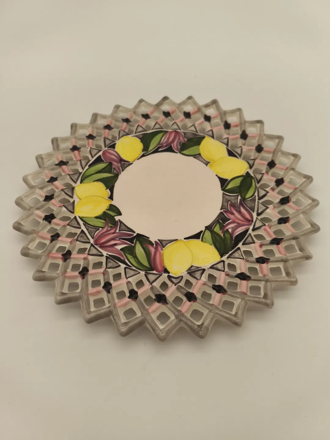 Dekorativer Keramikteller  - Bild 1