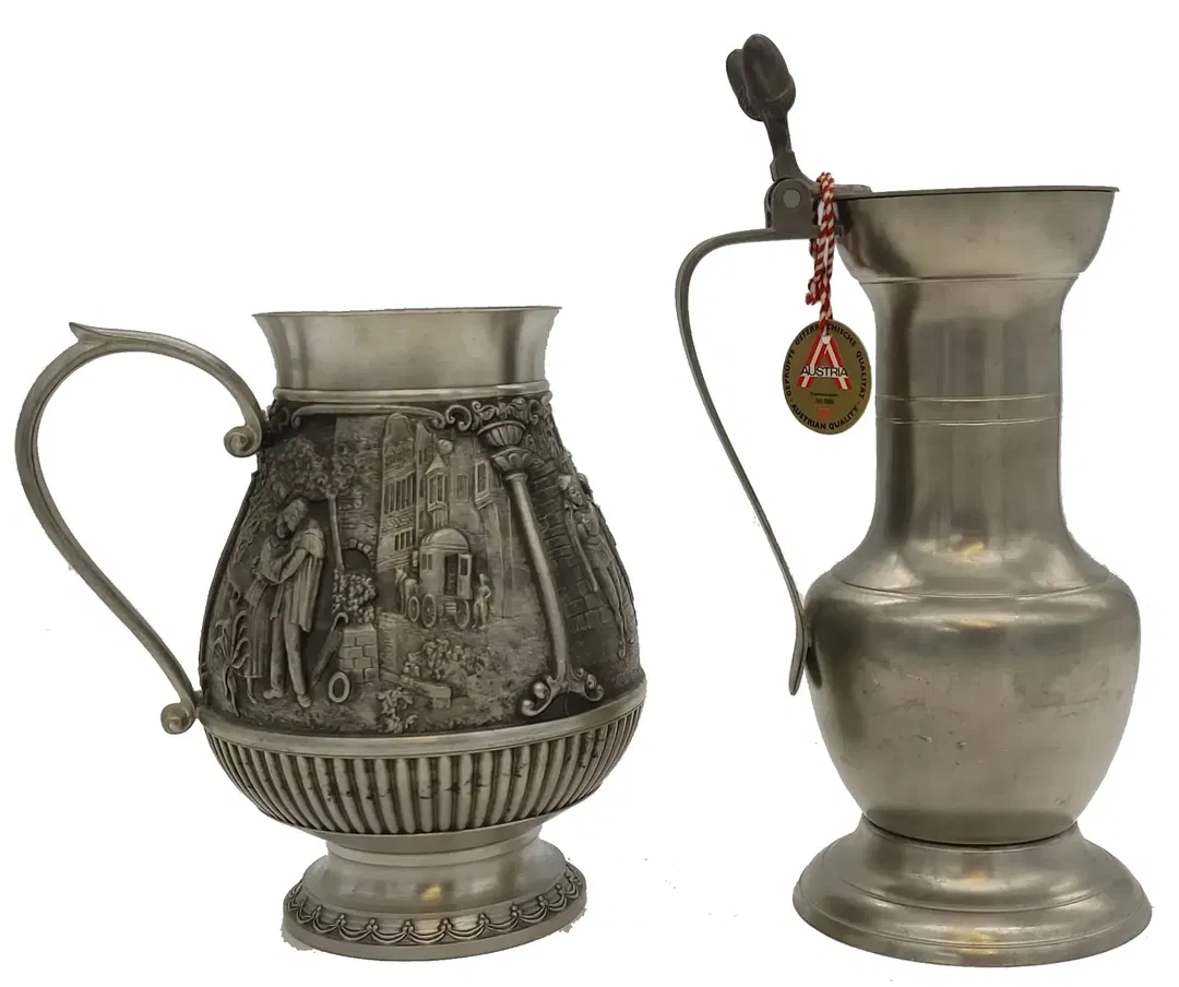 Zinnkrug mit Spitzweg-Motiv 95 % Zinn, Made in Austria - Klassische Zinnkanne mit Deckel  95 % Zinn, handwerkliche Qualität aus Österreich - Bild 1