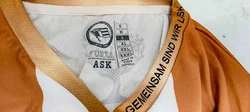 LASK Trikot Gold-Edition – mit zahlreichen Original-Unterschriften – Gr. L T-Shirt Zipfer - Bild 2