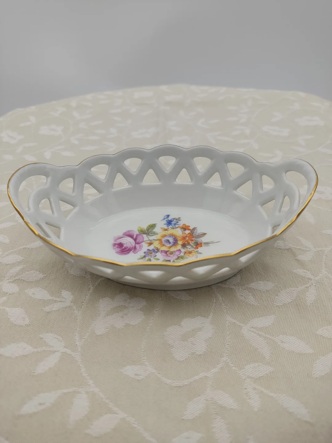 Durchbruchschale mit Blumenmotiv und Golddekor 'Fine China' | Thüringer Lichte Porzellan - Bild 4