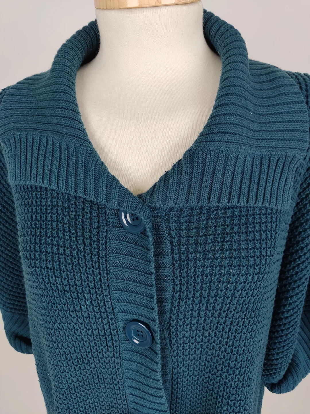 Weste "Outfit Classic", kurzarm mit Kragen, petrol, gestrickt, Größe 52 – Bild 2