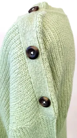 Beloved Women Damen Strickpullover hellgrün mit Schulterknöpfen - Gr. M - Bild 4