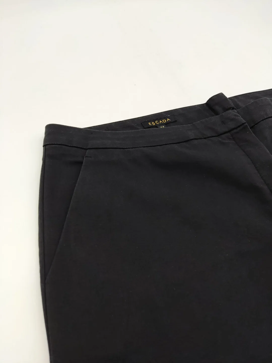Escada Damenhose schwarz - GR. 44 – Bild 3