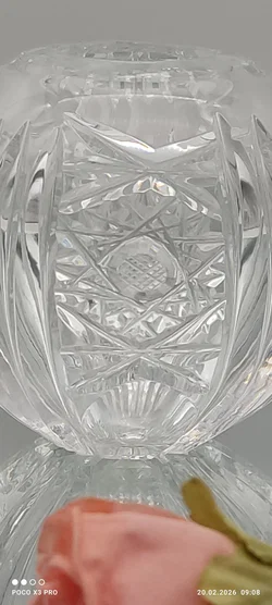 Kleine Kristallvase mit Blumenmotiv - Bild 2