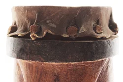 Afrikanische Trommel mit Gesicht – Handgeschnitzt aus Holz & Leder – ca. 35,5 cm - Bild 3