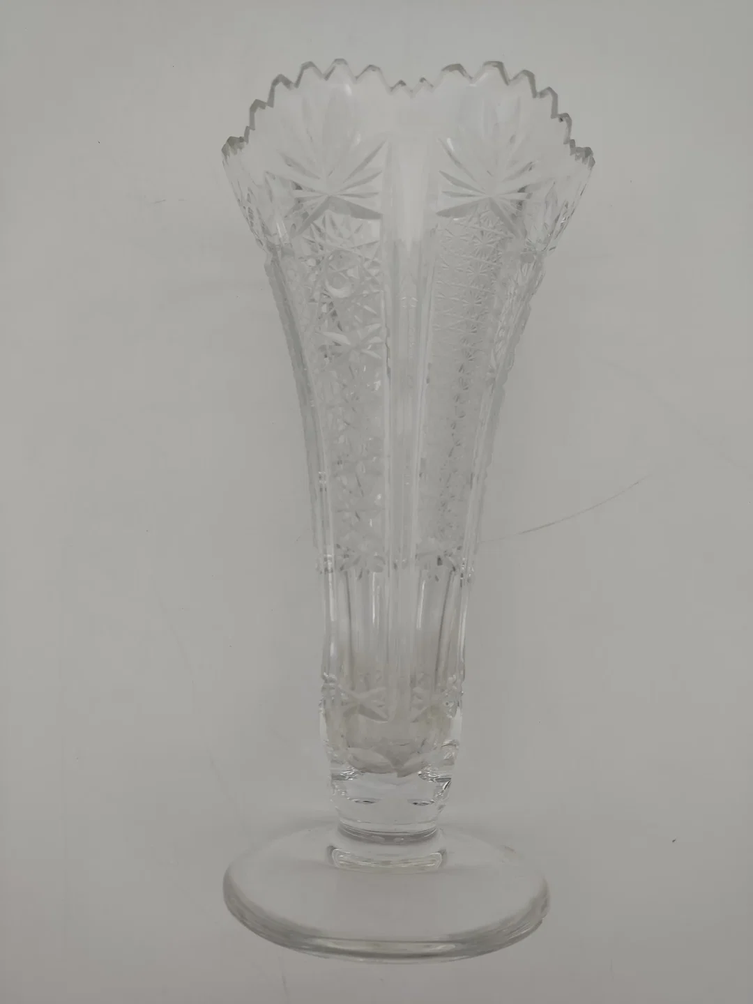 Kristallvase aus Bleikristall, Höhe 21 cm, feiner Schliff – Bild 2