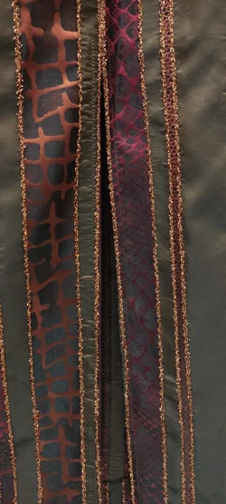 Maxi-Abendkleid Bronzestreifen | Petra  Wiechmann Euro 42 – Vorschau 7