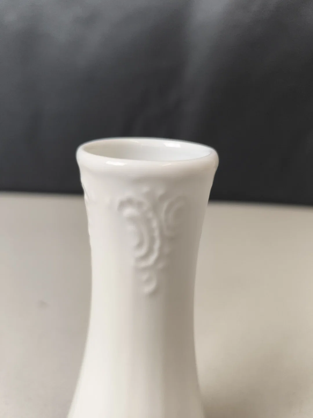 Lilienporzellan, kleine Vase – Bild 3