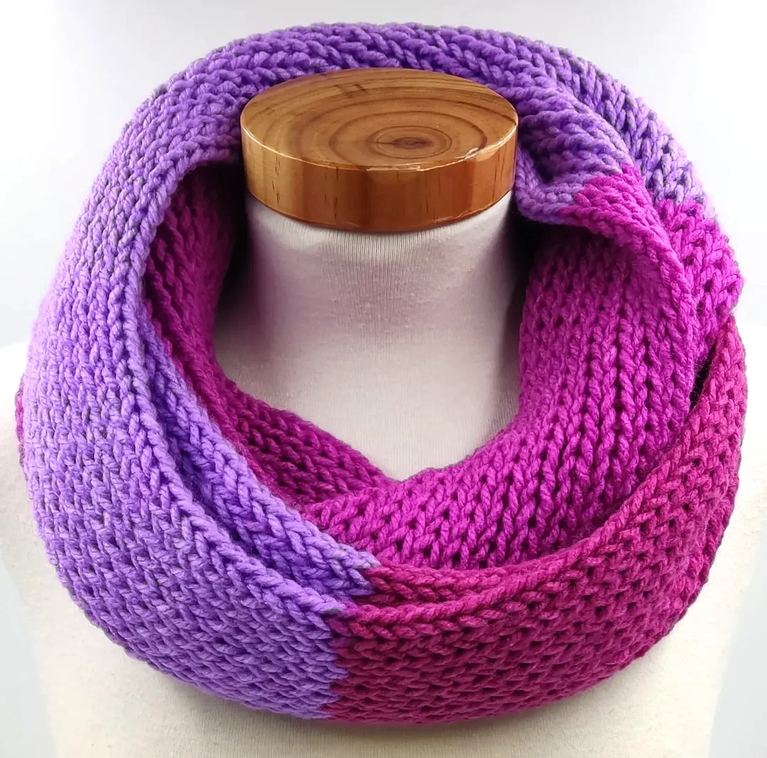 Handgestrickter Loop Schal – Bild 1