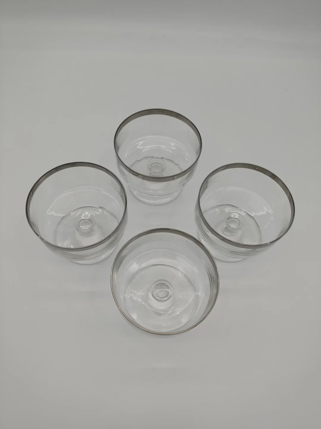 4 Glasschalen mit Silberrand D/9,5 cm – Bild 2