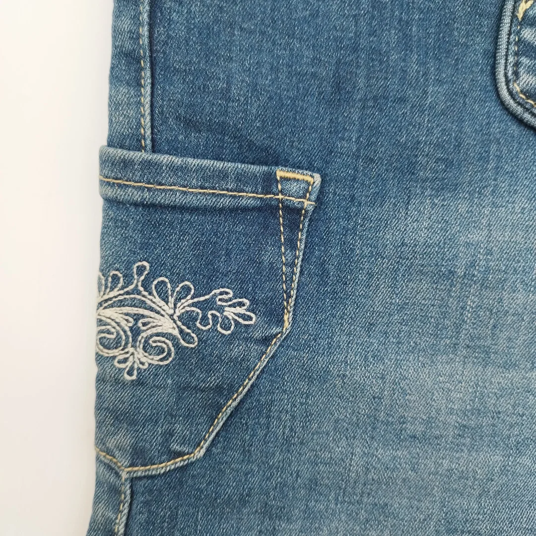 Jeans-Shorts, Almgwand bestickt | Trachten-Charme – Bild 4