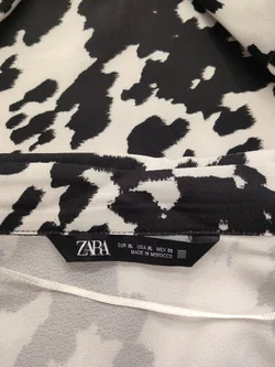 Zara Damenbluse Größe 44 in Schwarz-Weiß | Animal Print – Vorschau 4