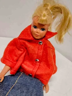 Vintage Mattel Skipper 1960er Puppe blonde Haare roter Mantel Rock ca 23 cm