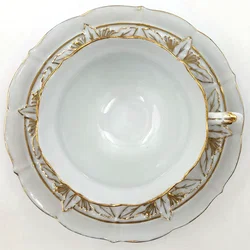 Tasse mit Untertasse Meissen (2-teilig) - gold gehöhter reliefierter Blattdekor – Vorschau 2