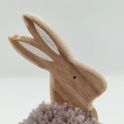 BADEN Häschen Holzfigur mit Bommelfell - ca. 19cm hoch - Bild 2