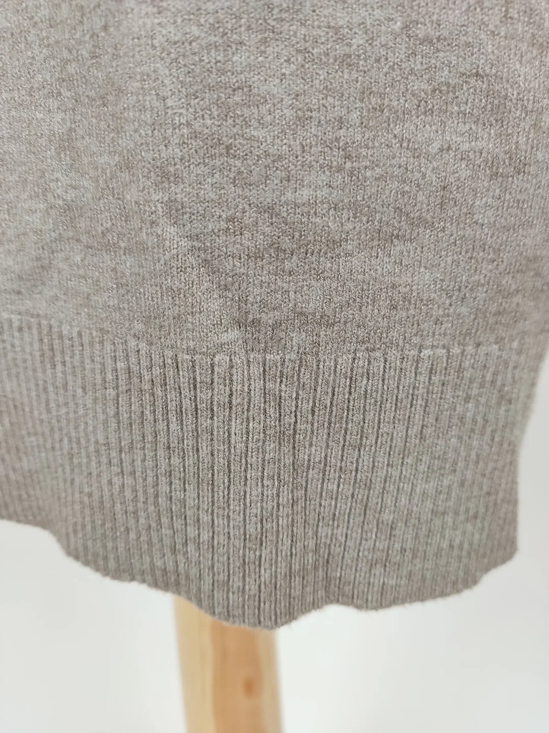 Strickkleid langarm mit Rundhalsausschnitt, braun mit Taschen, Größe 38 (geschätzt) – Bild 5
