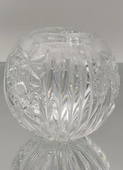 Kleine Kristallvase mit Blumenmotiv | Neuwertiges Unikat – Vorschau 3