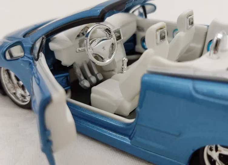 Burago - Peugeot 207 cc - Modellauto 1:32 – Bild 3