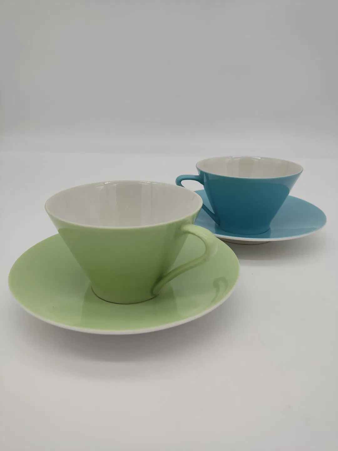 2 Lilien Porzellan DAISY Kaffeetassen 18, 1. Serie - blau & grün - Bild 1