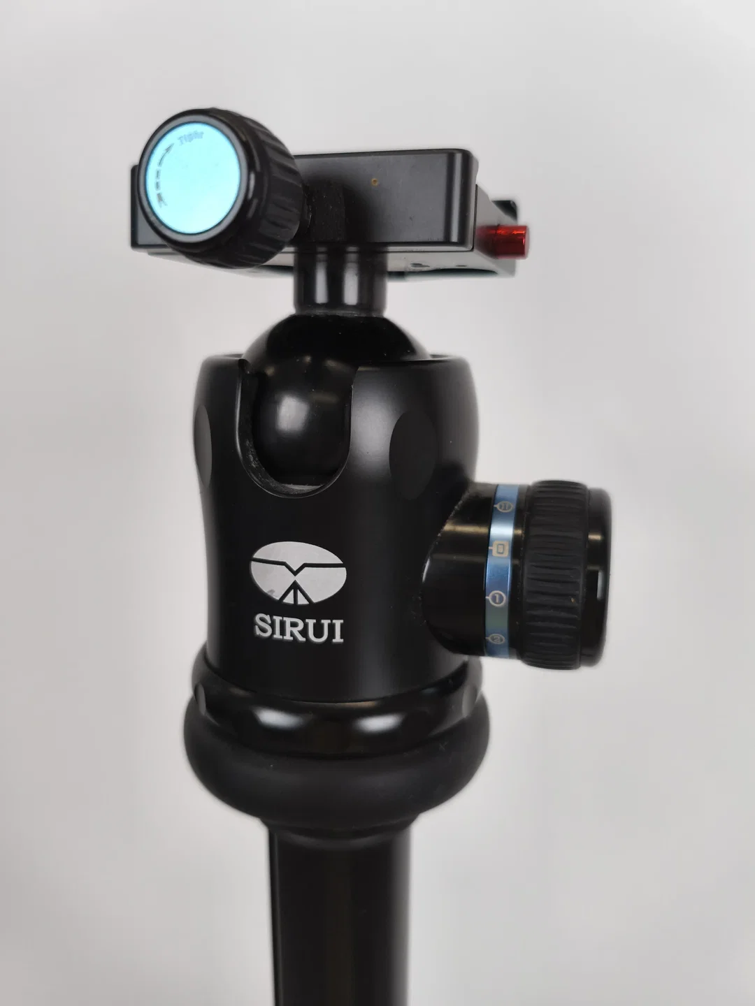 Sirui, Traveller Stativ N-3004X, inkl. Kugelkopf – Bild 3