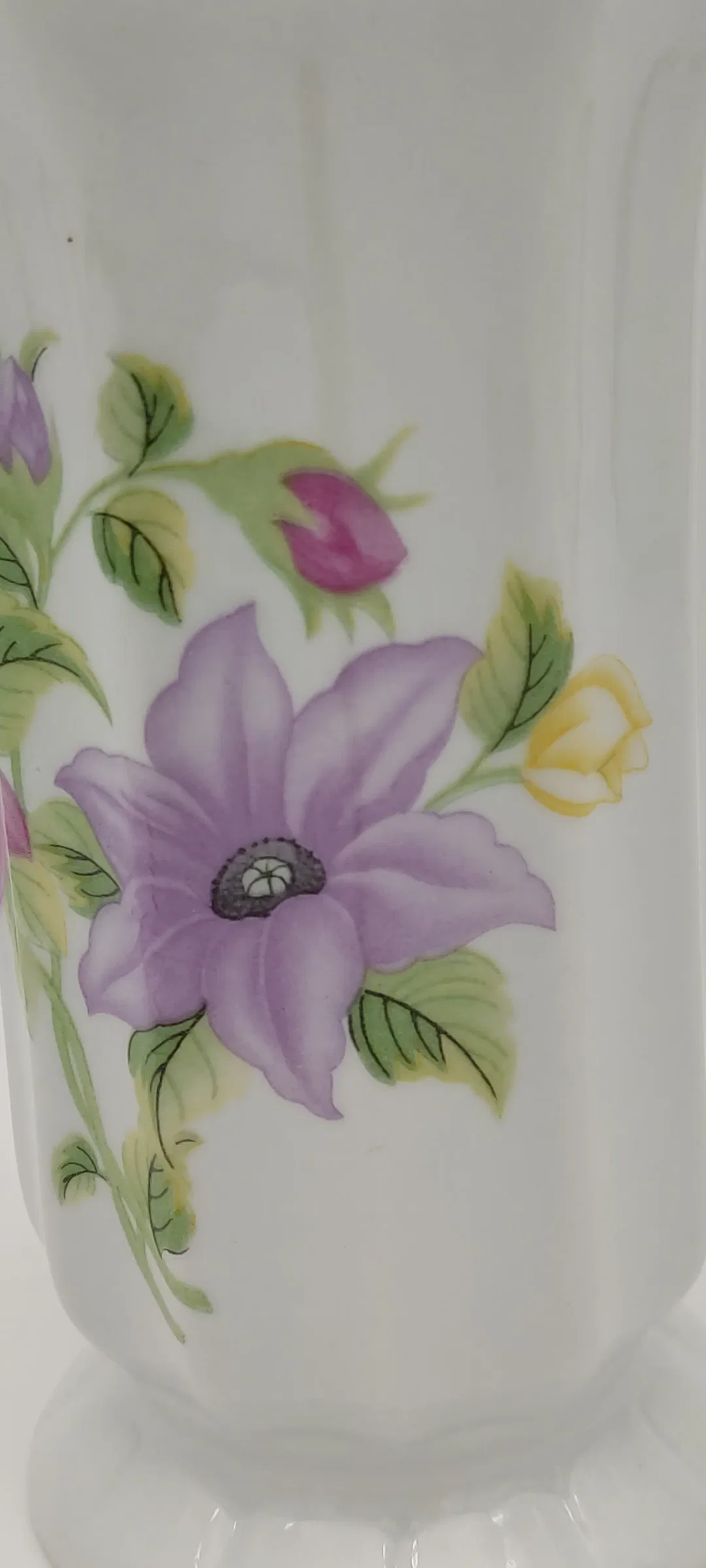 Porzellan - Vase mit Blumendekor – Bild 6