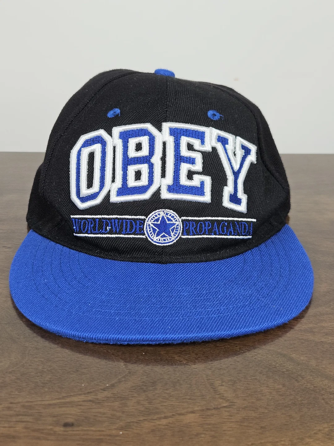 OBEY Snapback Kappe, schwarz/blau – Bild 2