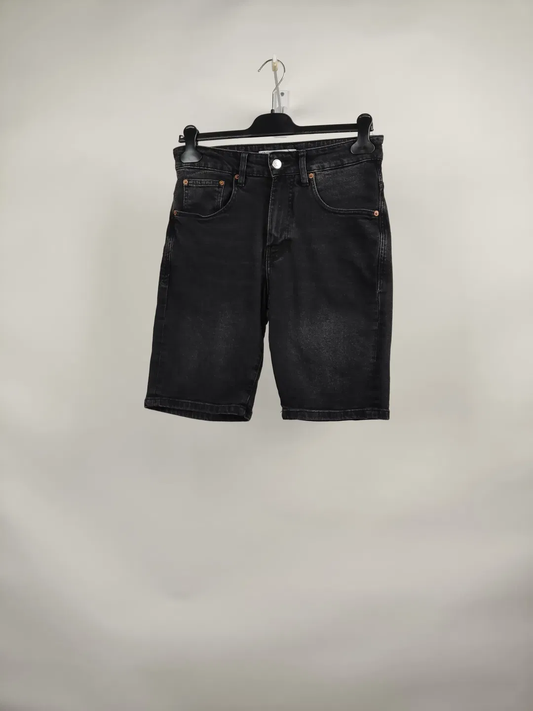 Zara Damenshort Jeans schwarz- M/38 - Bild 4