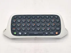 Microsoft Xbox 360 S Set - Xbox 360 Slim Konsole mit 3 Controllern, Chatpad und Zubehör - Bild 21