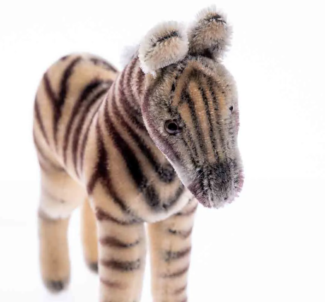 STEIFF Stofftier / Kuscheltier "Zebra", Höhe 22cm – Bild 3