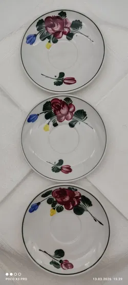 Lilien Porzellan Mokka-Untersetzer 3er | Vintage-Schatz - Bild 1