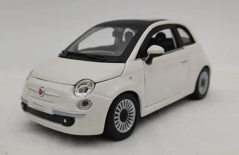 Burago - Modellauto - Fiat 500 - Bild 1