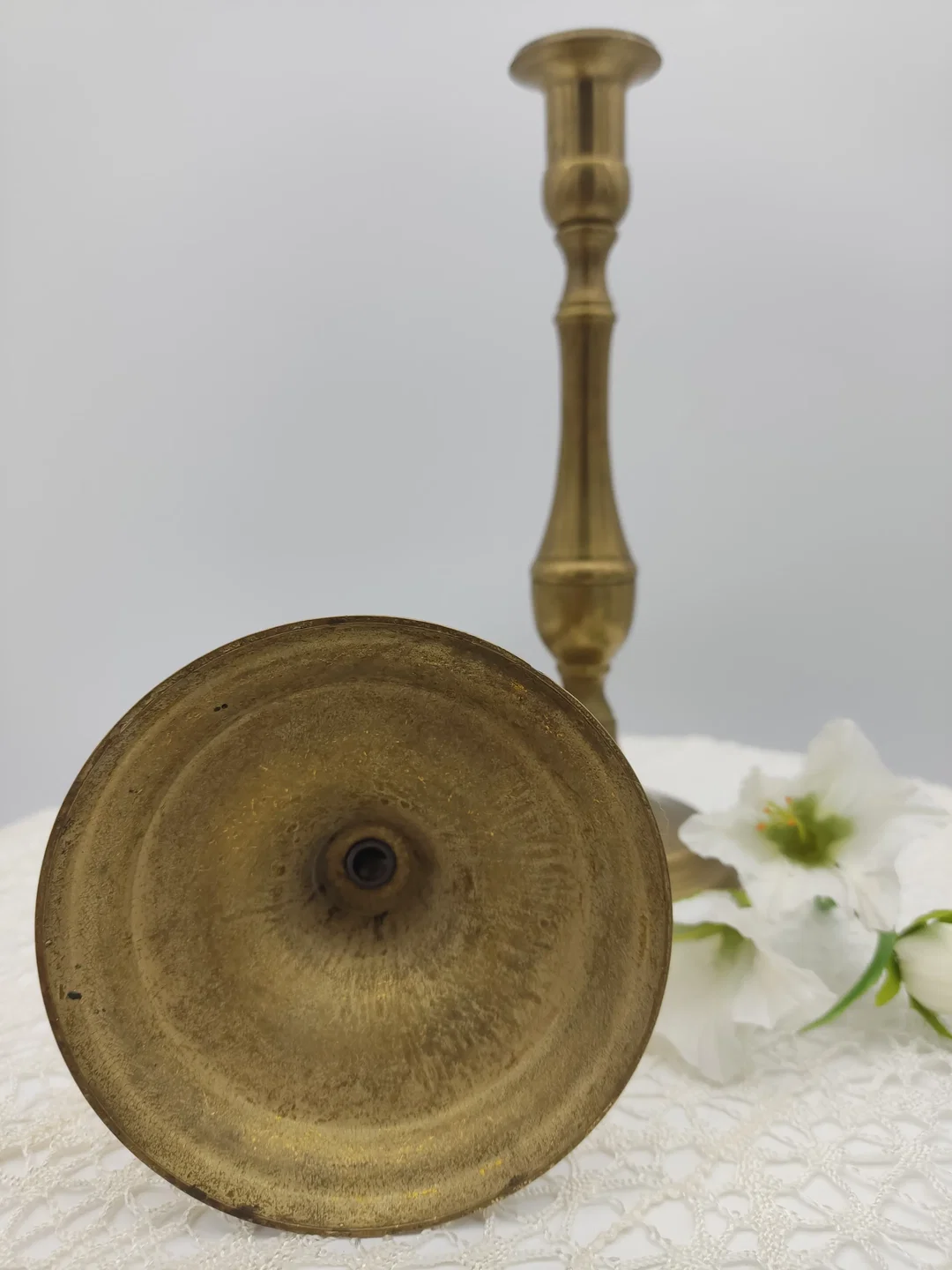 Kerzenständer Messing  2er Set, Höhe 23,5 cm, mit 2 Kerzen – Bild 6
