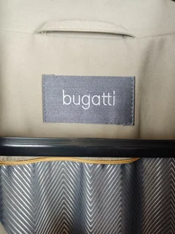 Klassischer Trenchcoat von Bugatti, Größe 26, neuwertig – Vorschau 4